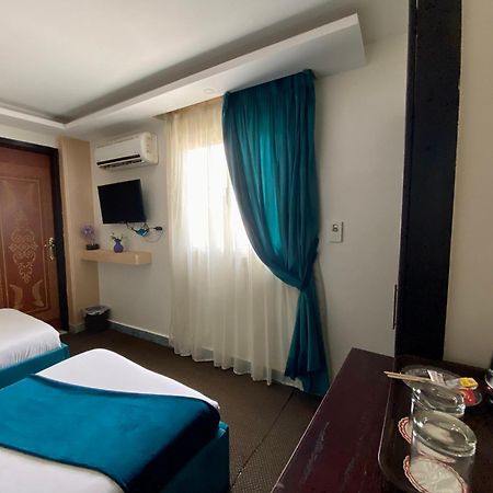 Golden Pyramids Inn Kafrat al Jabal Exterior photo