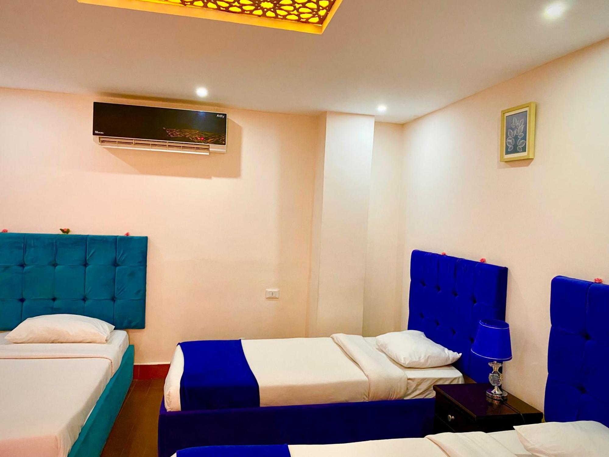Golden Pyramids Inn Kafrat al Jabal Exterior photo