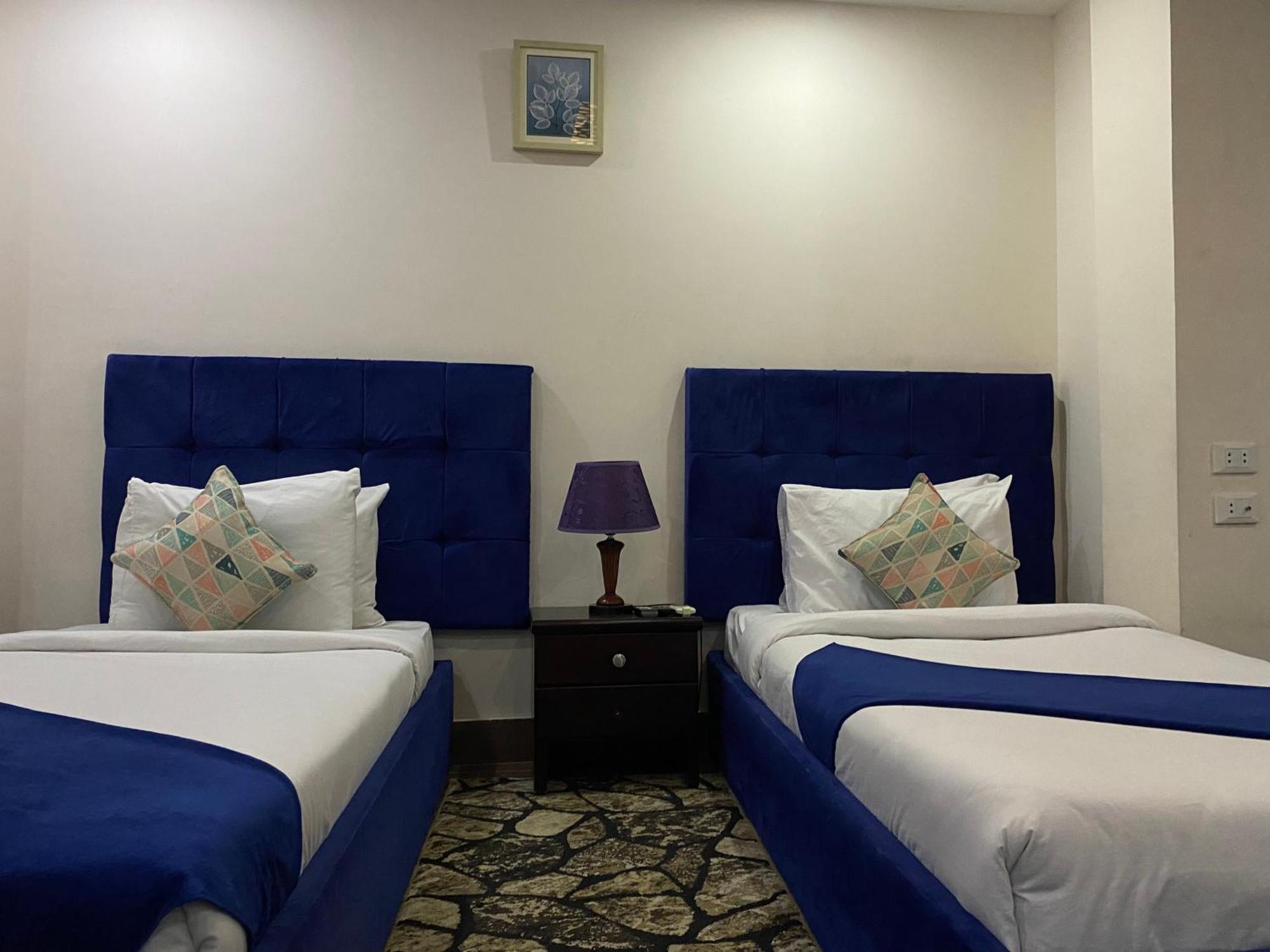 Golden Pyramids Inn Kafrat al Jabal Exterior photo