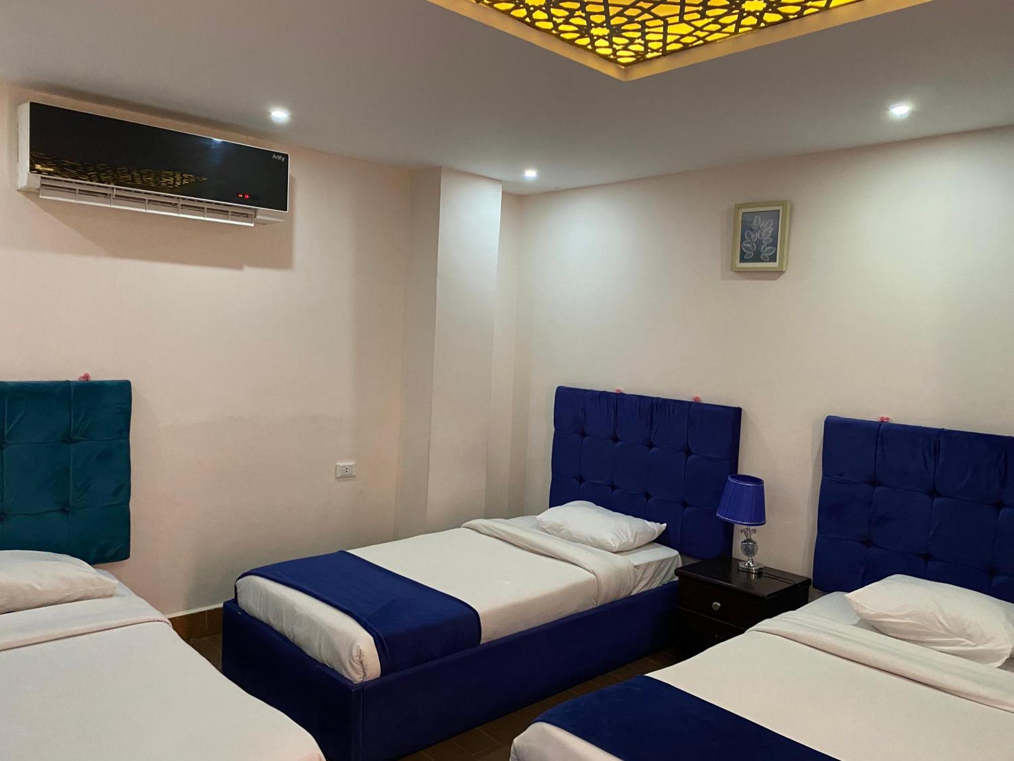 Golden Pyramids Inn Kafrat al Jabal Exterior photo