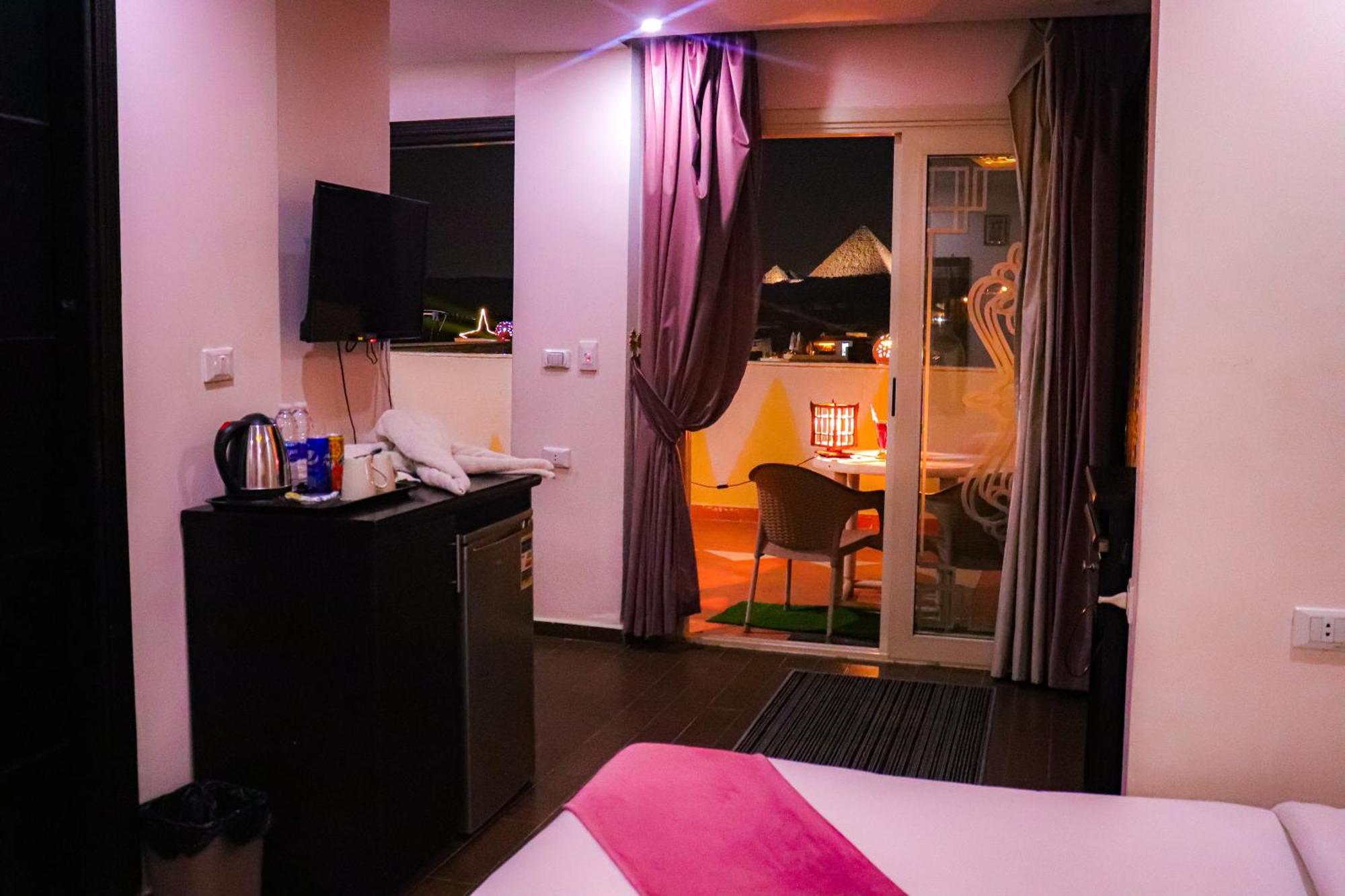 Golden Pyramids Inn Kafrat al Jabal Exterior photo