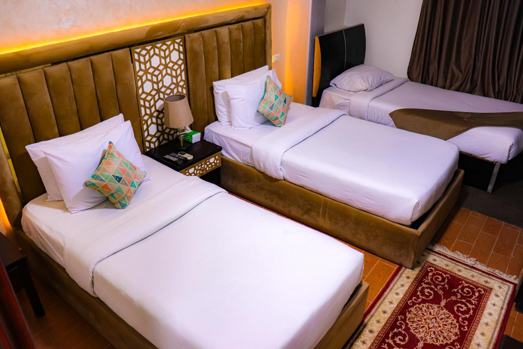 Golden Pyramids Inn Kafrat al Jabal Exterior photo