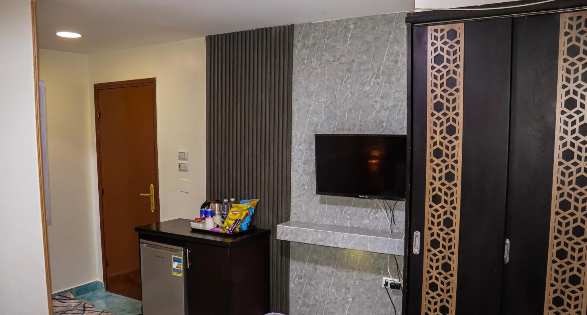 Golden Pyramids Inn Kafrat al Jabal Exterior photo