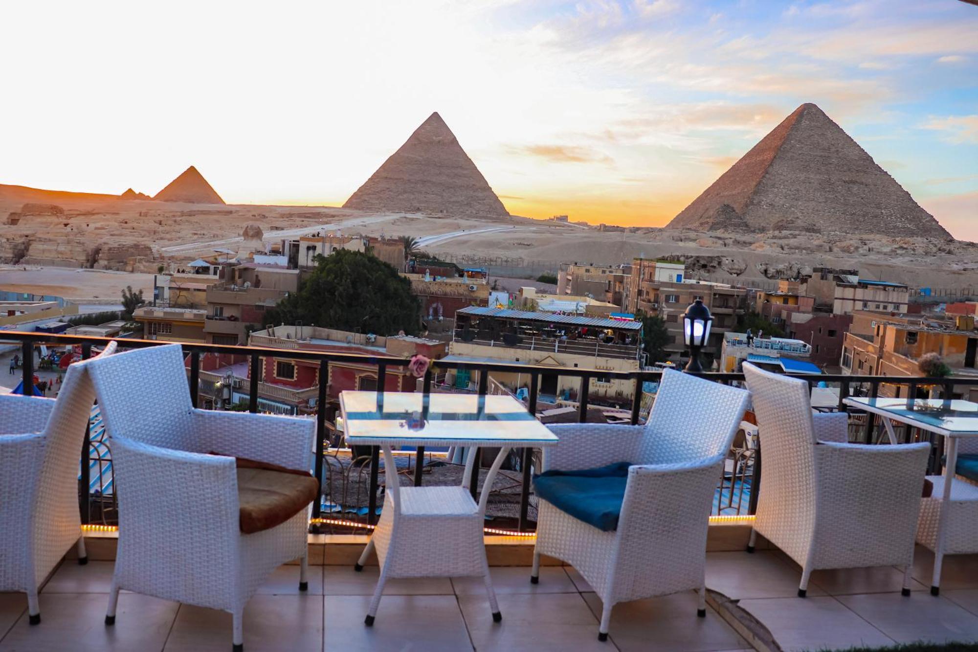 Golden Pyramids Inn Kafrat al Jabal Exterior photo