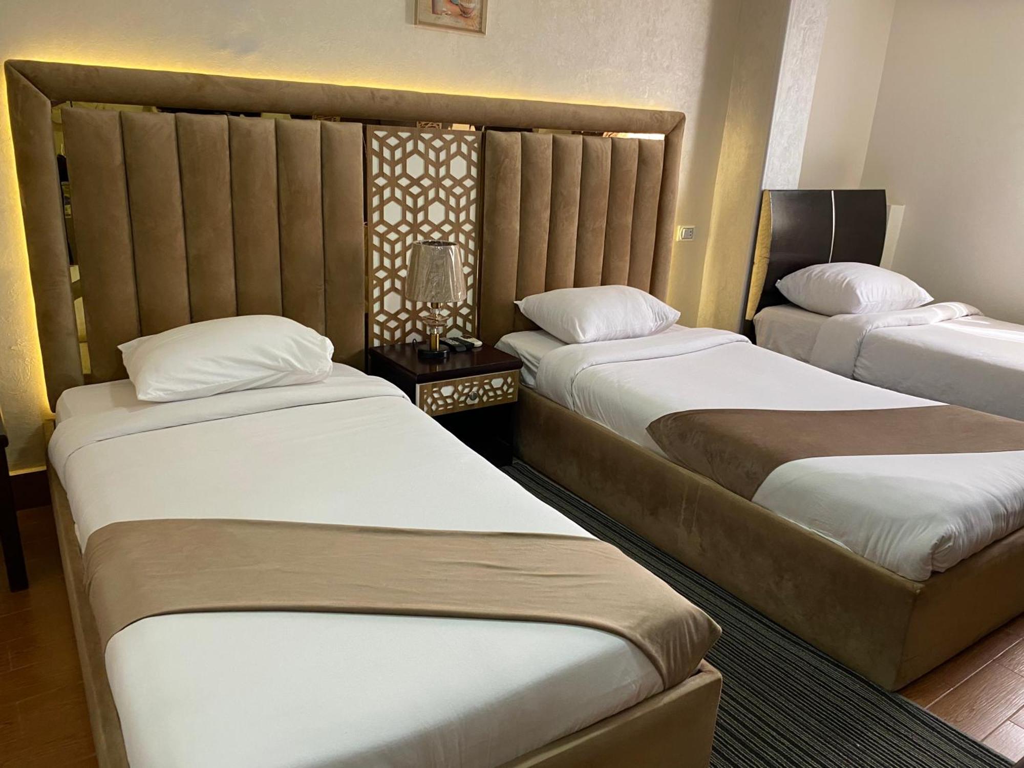 Golden Pyramids Inn Kafrat al Jabal Exterior photo