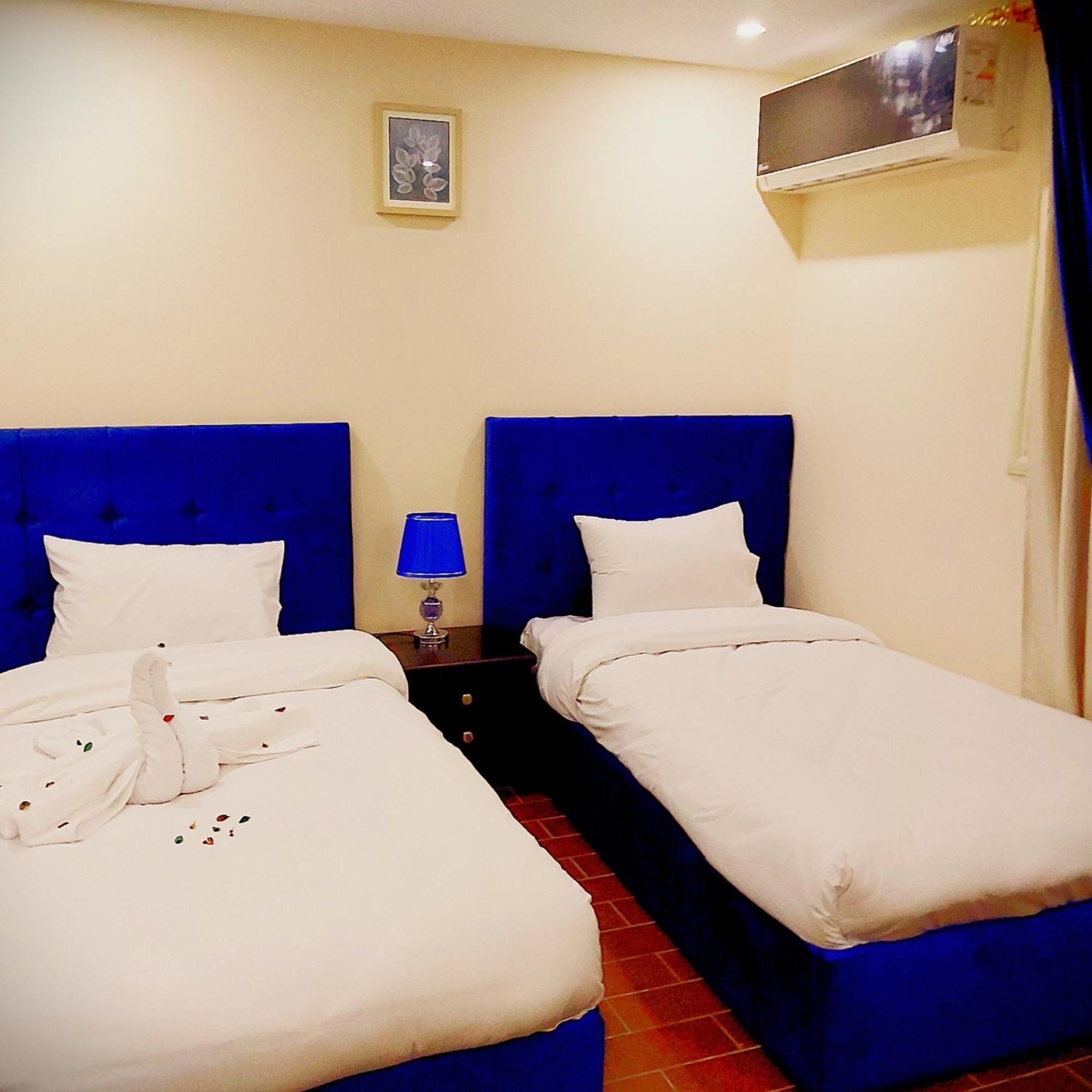 Golden Pyramids Inn Kafrat al Jabal Exterior photo